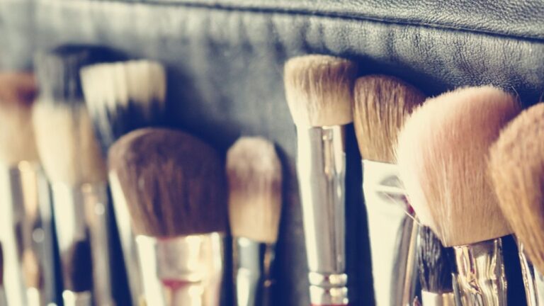 9 Common Blunders You’re Making with Your Makeup Brushes