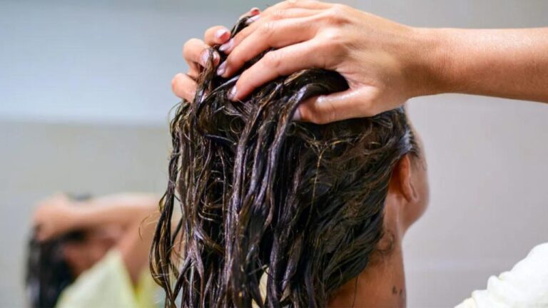 Should You Apply a Hair Mask Before or After Shampooing?
